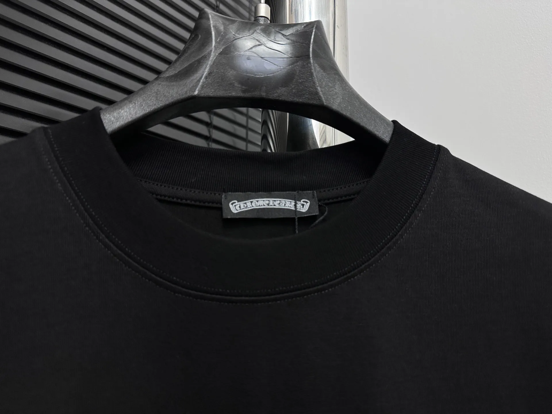 🅿️170 [chrome hearte] Chrome hearte Sanskrit skull color printed T-shirt. Every style of Chrome hearte is really unique. Every piece has a back view. This leather label design is really cool. Made of 260g pure cotton fabric. Rigorous craftsmanship. Details determine quality. Original washed tag packaging, full of style! Color: Black White Size: XS-L
